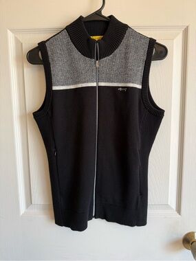 Black Sleeveless Zip-Front Knit Vest with Contrast Yoke